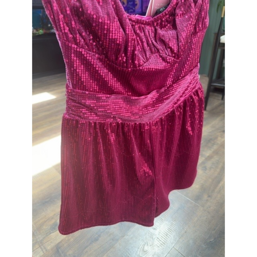 PrettyLittleThing Pretty Little Thing Sequence Romper in Pink - Picture 2 of 4